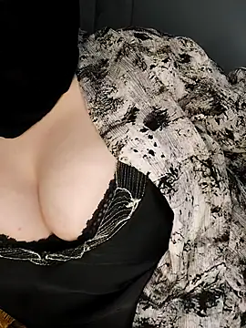 Snapshot of tota_ chatting on 03.12.25 tota online show from 03.12.25