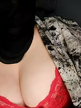 Snapshot of tota_ chatting on 03.22.25 tota online show from 03.22.25