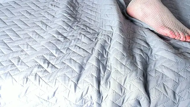 LiaFlowers online show from 02.25.25