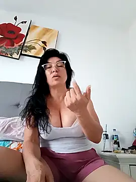 Snapshot of katysquirtdirty chatting on 02.17.26 katysquirtdirty online show from 02.17.26