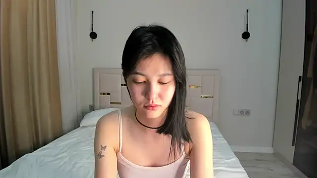 Lola Peach online show from 02.21.26