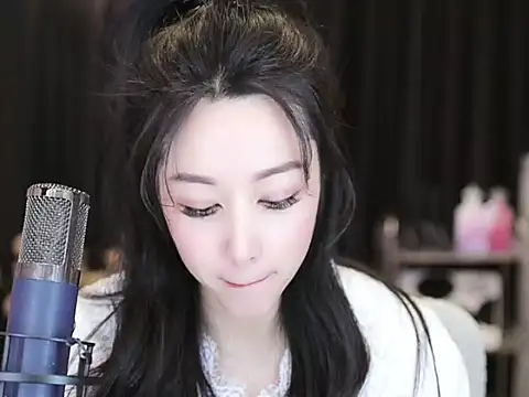 Nuyoah-77 online show from 01.19.25