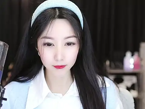 Nuyoah-77 online show from 02.07.25