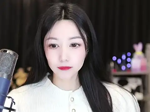 Nuyoah-77 online show from 03.02.25