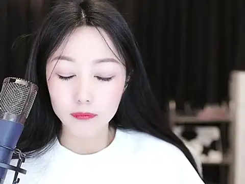 Nuyoah-77 online show from 03.18.25