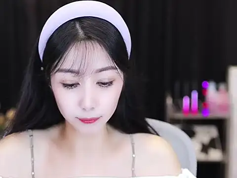 Nuyoah-77 online show from 09.15.25