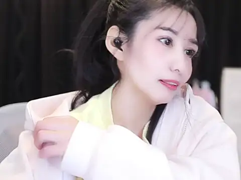 Nuyoah-77 online show from 11.28.25