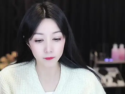 Snapshot of Nuyoah-77 chatting on 01.18.26 Nuyoah-77 online show from 01.18.26