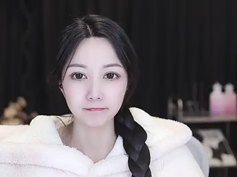 Snapshot of Nuyoah-77 chatting on 02.12.26 Nuyoah-77 online show from 02.12.26