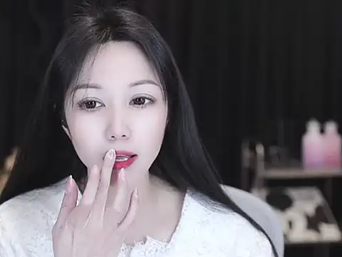 Snapshot of Nuyoah-77 chatting on 02.13.26 Nuyoah-77 online show from 02.13.26