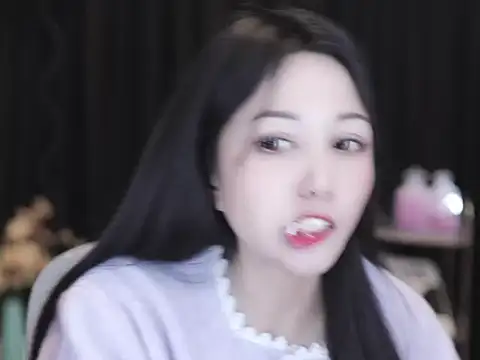 Snapshot of Nuyoah-77 chatting on 02.15.26 Nuyoah-77 online show from 02.15.26