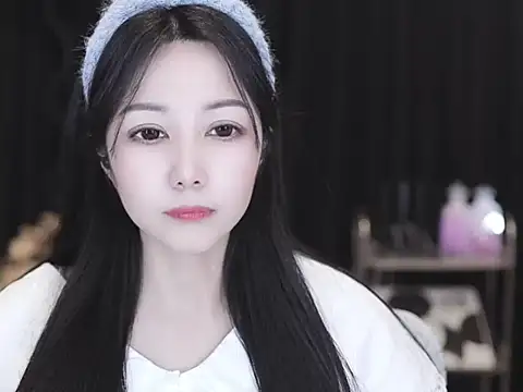 Snapshot of Nuyoah-77 chatting on 02.23.26 Nuyoah-77 online show from 02.23.26