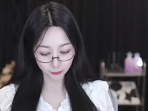 Snapshot of Nuyoah-77 chatting on 02.24.26 Nuyoah-77 online show from 02.24.26