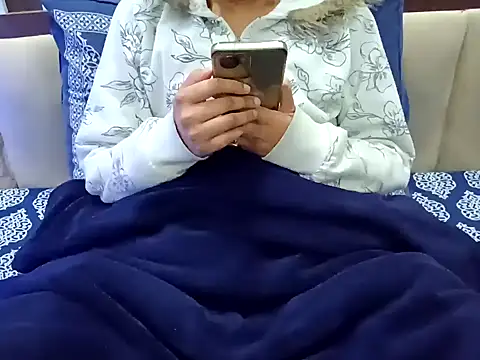 Snapshot of GoldnessAishu chatting on 12.15.24 GoldnessAishu online show from 12.15.24