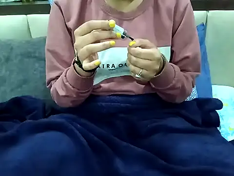 Snapshot of GoldnessAishu chatting on 12.23.24 GoldnessAishu online show from 12.23.24