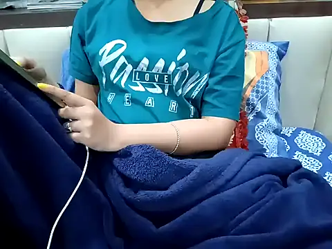 Snapshot of GoldnessAishu chatting on 12.26.24 GoldnessAishu online show from 12.26.24