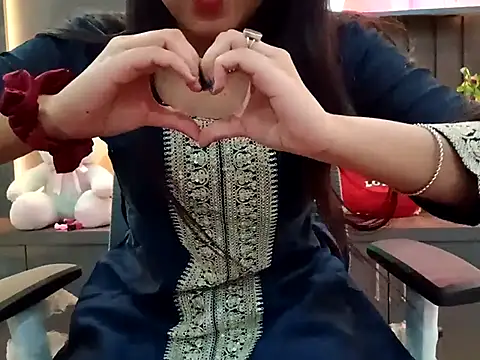 Snapshot of GoldnessAishu chatting on 03.19.25 GoldnessAishu online show from 03.19.25