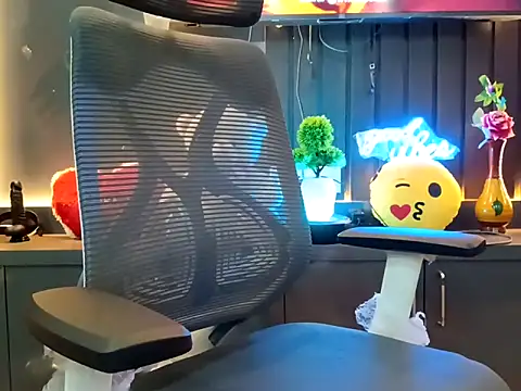 Snapshot of GoldnessAishu chatting on 03.22.25 GoldnessAishu online show from 03.22.25