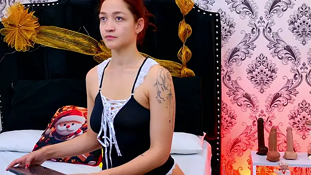 SaaraBrown online show from 12.16.25