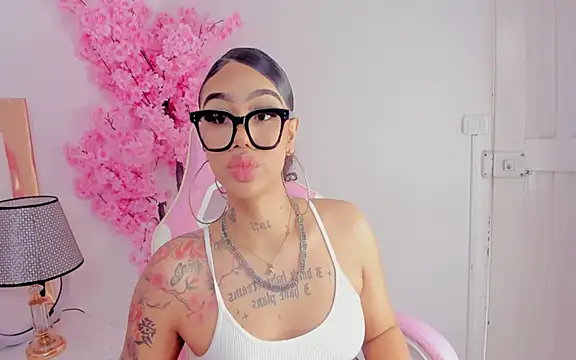 Snapshot of Mia_Jansen chatting on 01.16.25 Mia Jansen online show from 01.16.25