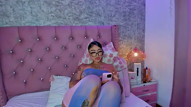 Snapshot of Mia_Jansen chatting on 01.13.26 Mia Jansen online show from 01.13.26