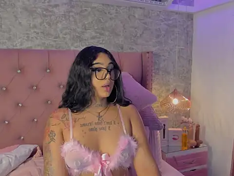 Snapshot of Mia_Jansen chatting on 02.11.26 Mia Jansen online show from 02.11.26