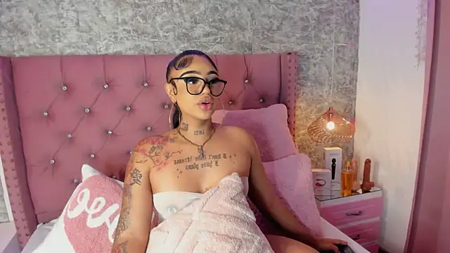 Snapshot of Mia_Jansen chatting on 02.21.26 Mia Jansen online show from 02.21.26