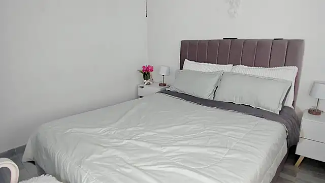 Ori valentina online show from 10.31.25