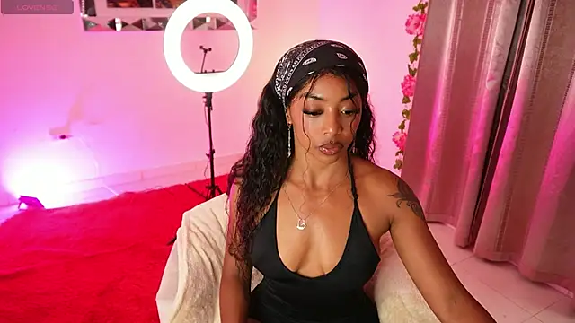 Alondrasparrow2 online show from 01.14.25