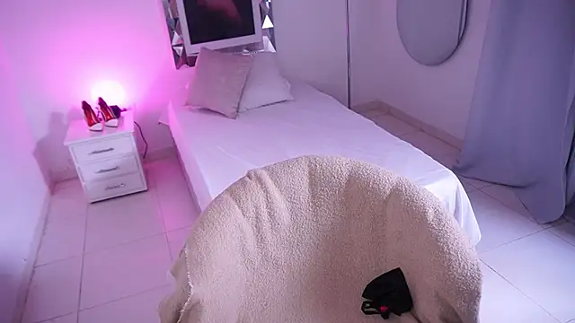 Alondrasparrow2 online show from 03.02.26