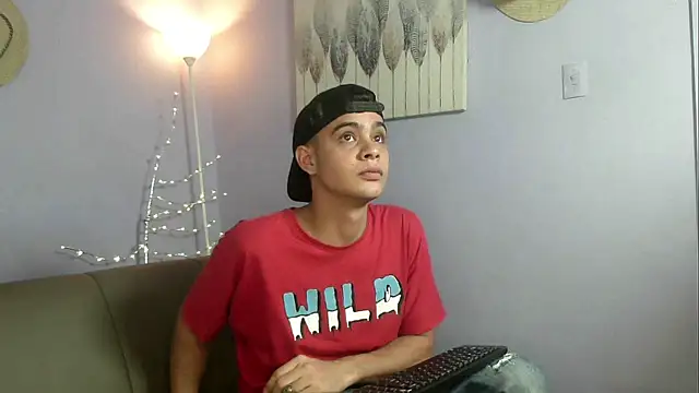 zacariasss  online show from 10.15.25