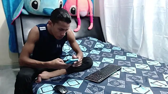 Snapshot of Ryan_Vergon chatting on 12.27.24 Ryan Vergon online show from 12.27.24