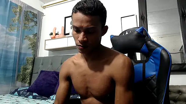 Snapshot of Ryan_Vergon chatting on 10.18.25 Ryan Vergon online show from 10.18.25