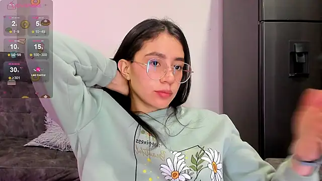 Snapshot of emmadiaz1 chatting on 12.23.24 emmadiaz1 online show from 12.23.24