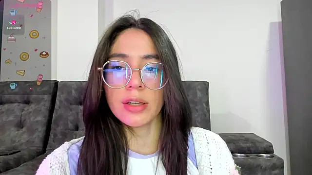 Snapshot of emmadiaz1 chatting on 01.16.25 emmadiaz1 online show from 01.16.25