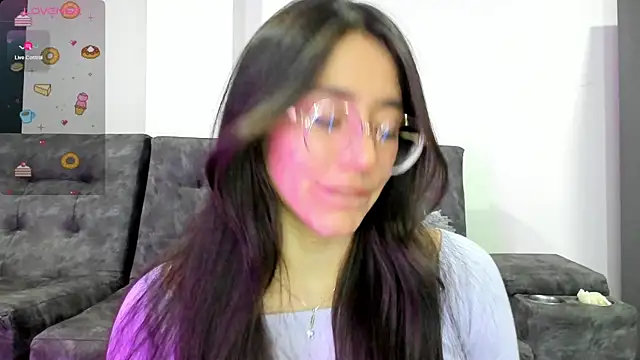 Snapshot of emmadiaz1 chatting on 01.18.25 emmadiaz1 online show from 01.18.25