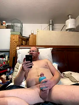 Snapshot of theoneandonlyniko chatting on 12.15.25 theoneandonlyniko online show from 12.15.25