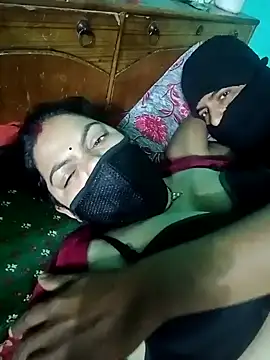 Snapshot of Lustyful_Couple chatting on 01.23.25 Lustyful Couple online show from 01.23.25