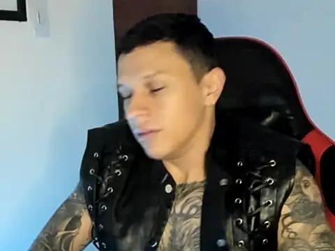 Snapshot of goodboy69l chatting on 06.10.26 goodboy69l online show from 06.10.26