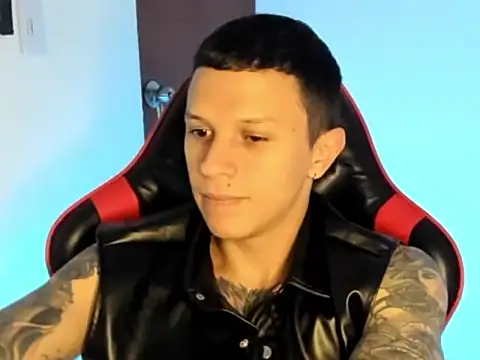 Snapshot of goodboy69l chatting on 06.19.26 goodboy69l online show from 06.19.26