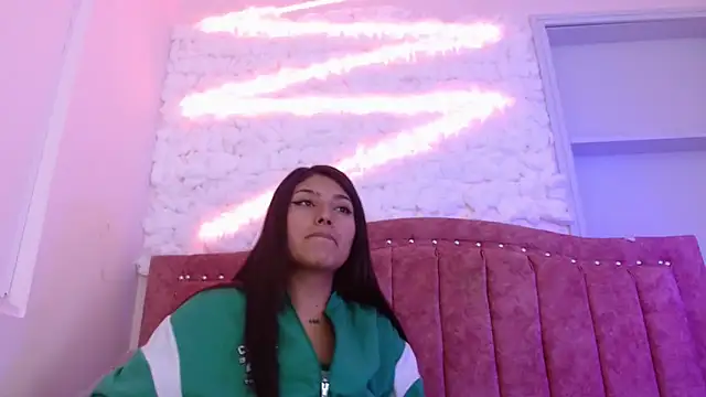 Snapshot of SarahStones chatting on 01.30.25 SarahStones online show from 01.30.25