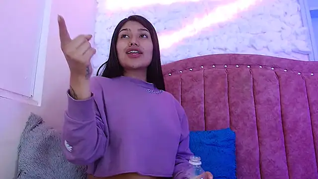 Snapshot of SarahStones chatting on 01.31.25 SarahStones online show from 01.31.25