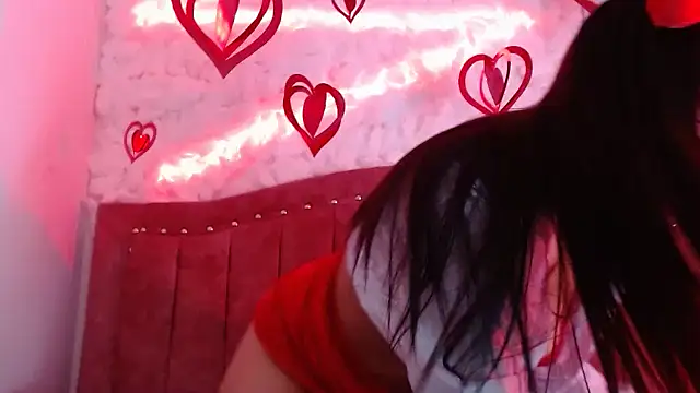 Snapshot of SarahStones chatting on 02.14.25 SarahStones online show from 02.14.25