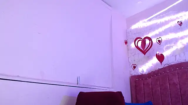 Snapshot of SarahStones chatting on 02.28.25 SarahStones online show from 02.28.25