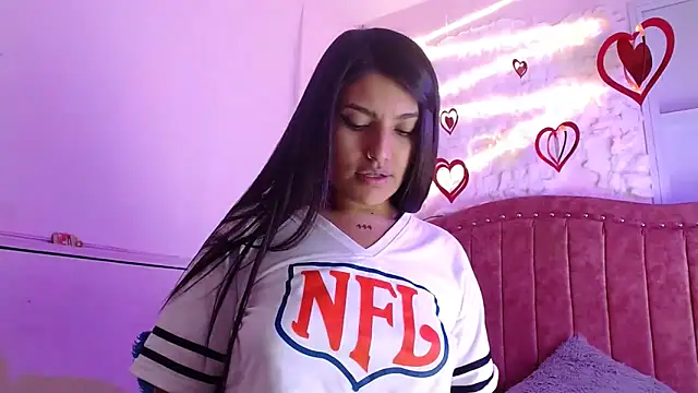 Snapshot of SarahStones chatting on 03.11.25 SarahStones online show from 03.11.25