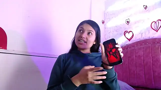 Snapshot of SarahStones chatting on 03.14.25 SarahStones online show from 03.14.25