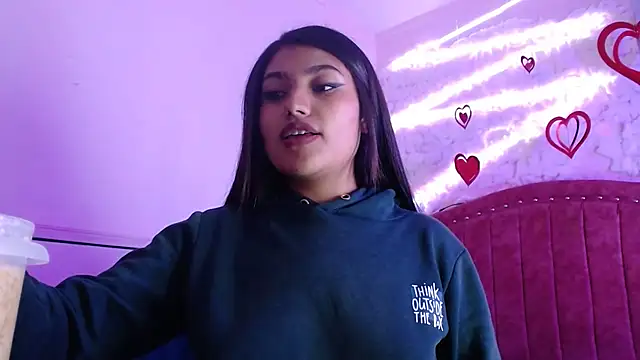 Snapshot of SarahStones chatting on 03.14.25 SarahStones online show from 03.14.25