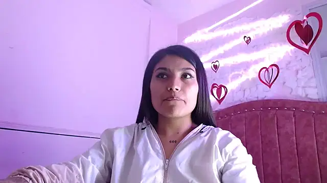 Snapshot of SarahStones chatting on 03.14.25 SarahStones online show from 03.14.25