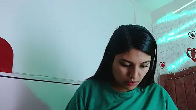 Snapshot of SarahStones chatting on 03.18.25 SarahStones online show from 03.18.25