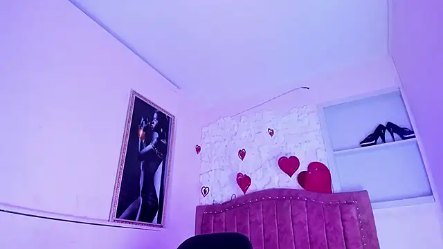 Snapshot of SarahStones chatting on 09.13.25 SarahStones online show from 09.13.25